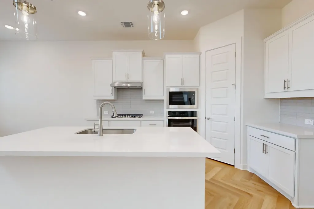 2112 Lolo Lane Leander TX 78641