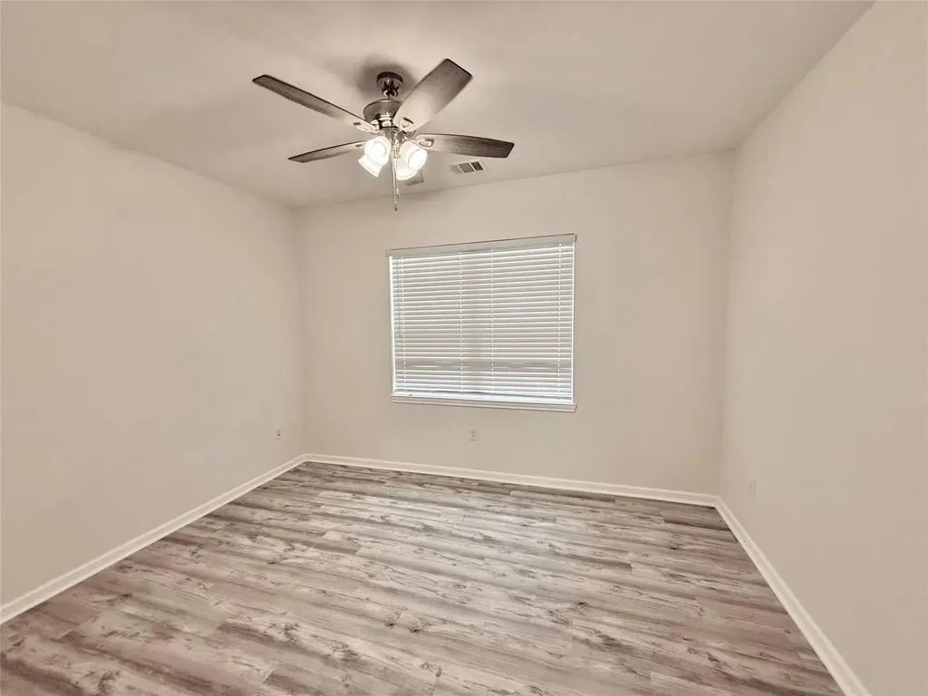 1401 W 7th Street Taylor TX 76574