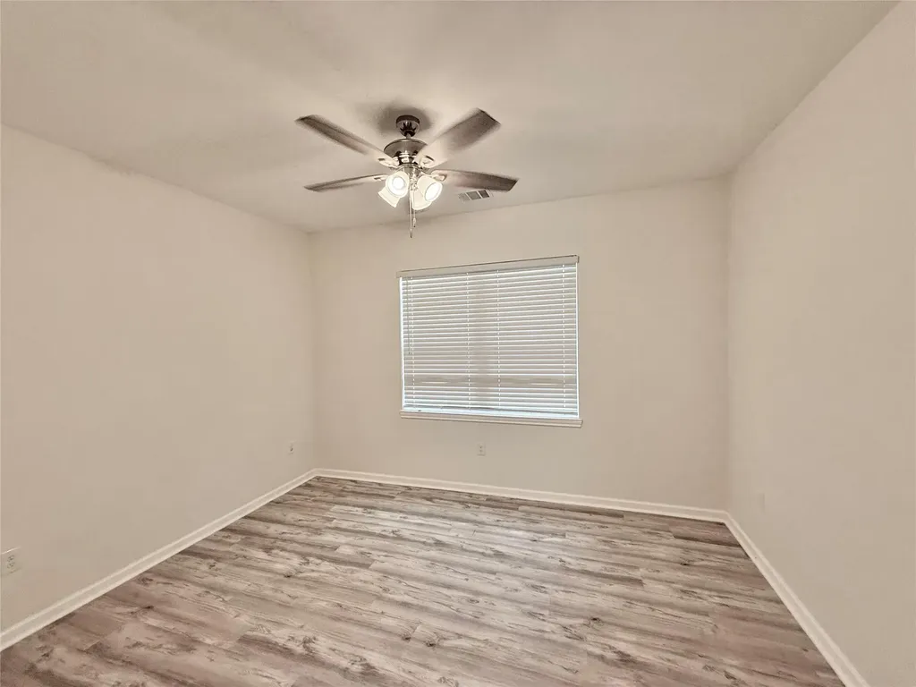 1401 W 7th Street Taylor TX 76574
