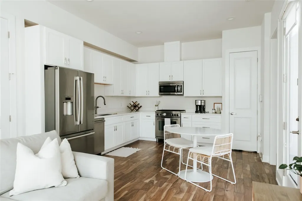 1128 Walton Lane Austin TX 78721