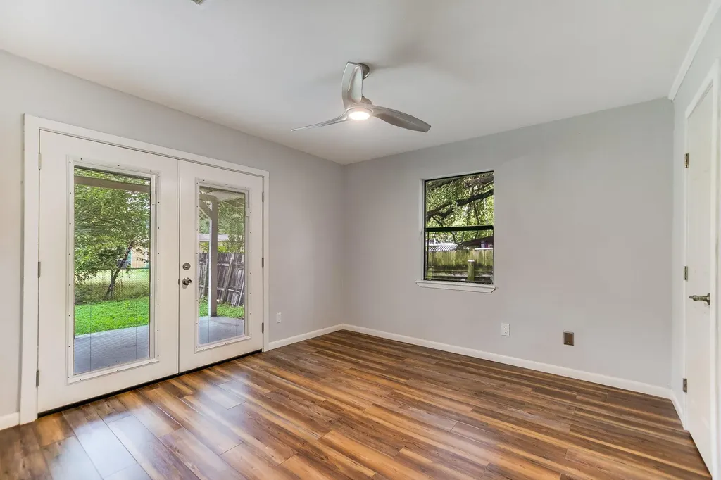 1405 Adams Street Taylor TX 76574
