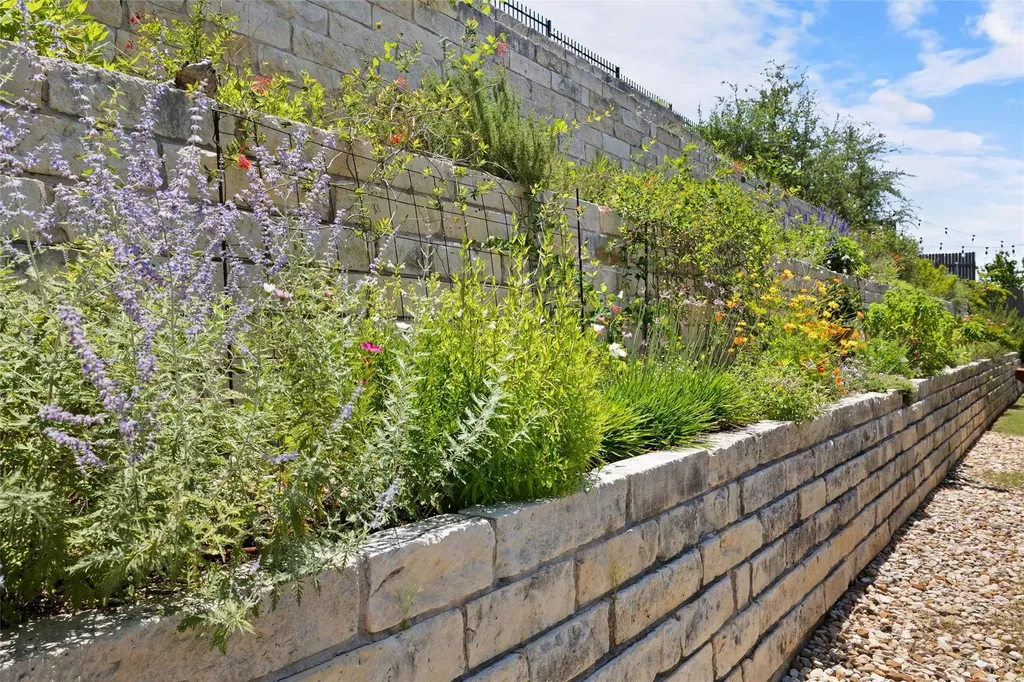 140 Stoney Point Road Austin TX 78737
