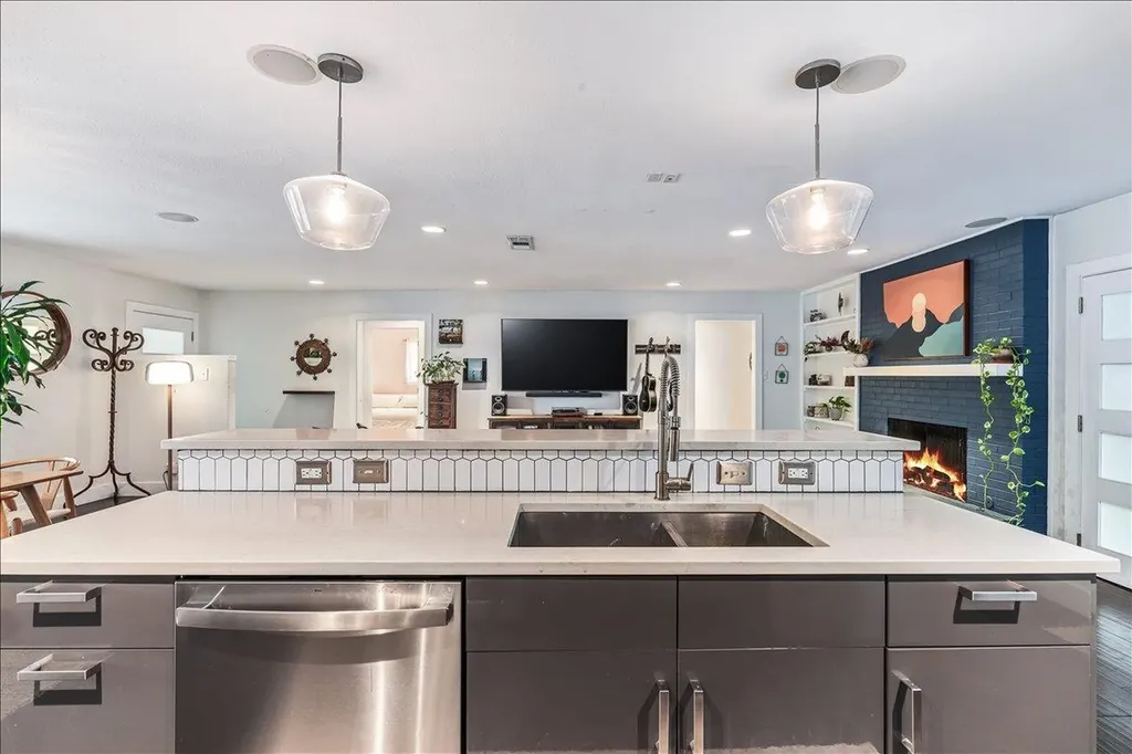 1701 Broadmoor Drive Austin TX 78723