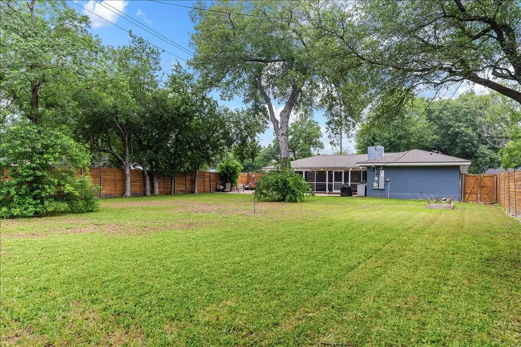 1701 Broadmoor Drive Austin TX 78723