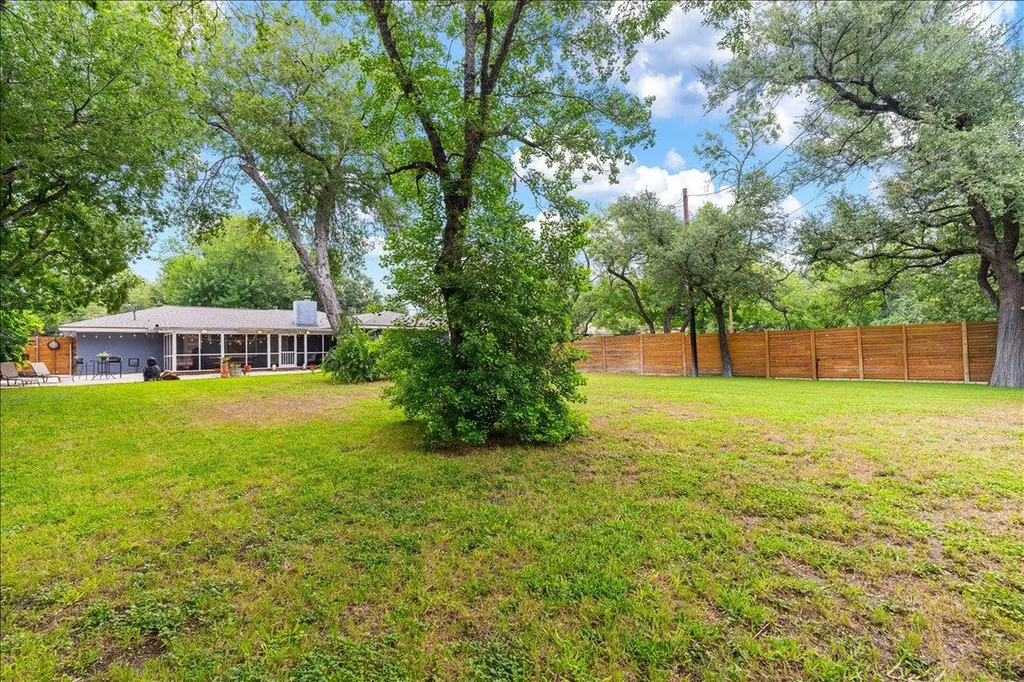 1701 Broadmoor Drive Austin TX 78723