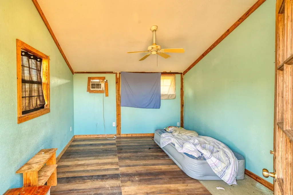 645 Old Luling Road Lockhart TX 78644