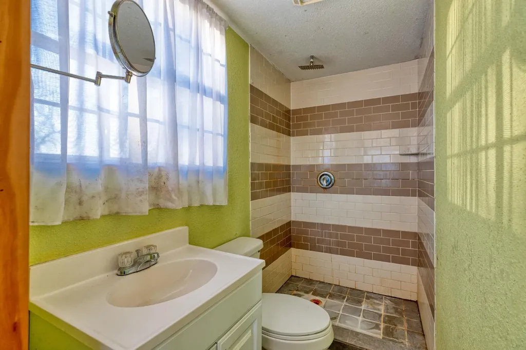 645 Old Luling Road Lockhart TX 78644