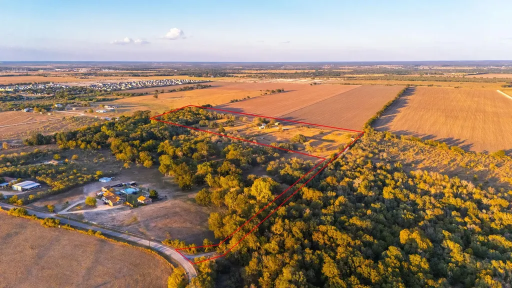 645 Old Luling Road Lockhart TX 78644