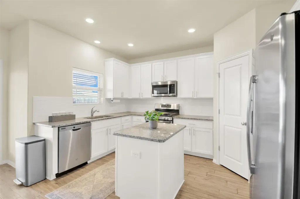 13716 Sugar Bush Path Manor TX 78653