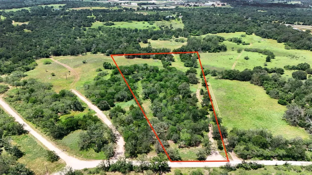 544 Coastal Lane Luling TX 78648