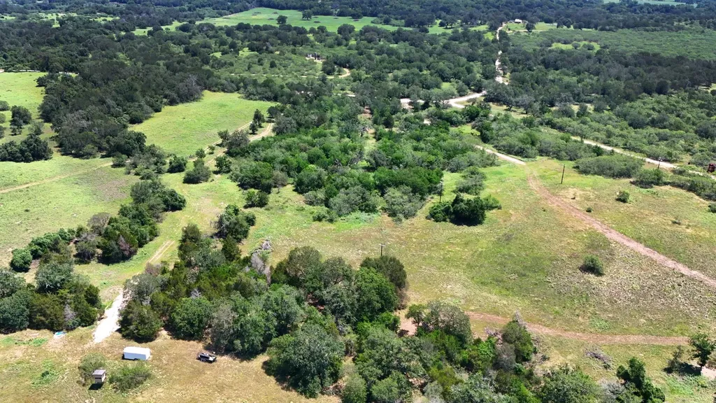 544 Coastal Lane Luling TX 78648