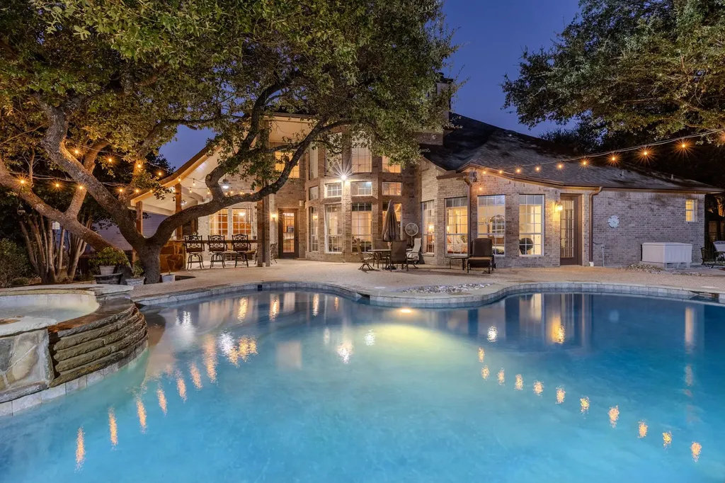 908 Golden Bear Cove Round Rock TX 78664