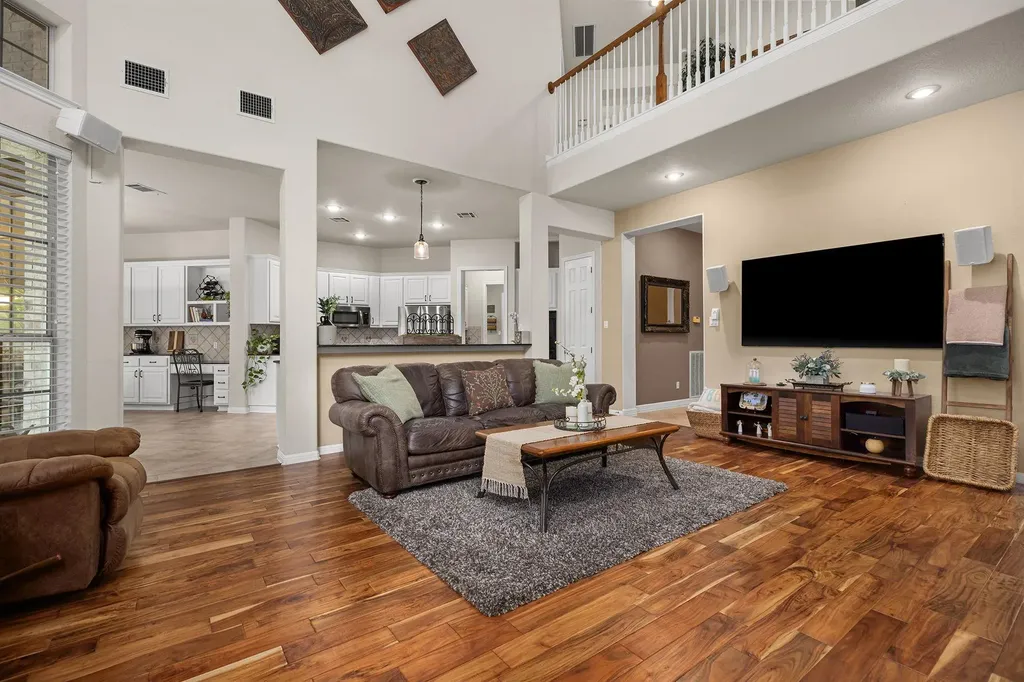 908 Golden Bear Cove Round Rock TX 78664