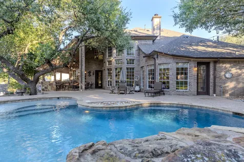 908 Golden Bear Cove Round Rock TX 78664