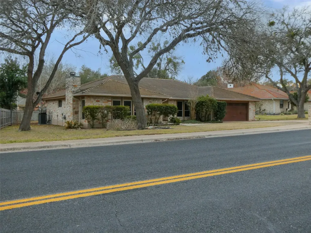 10225 Pinehurst Drive Austin TX 78747