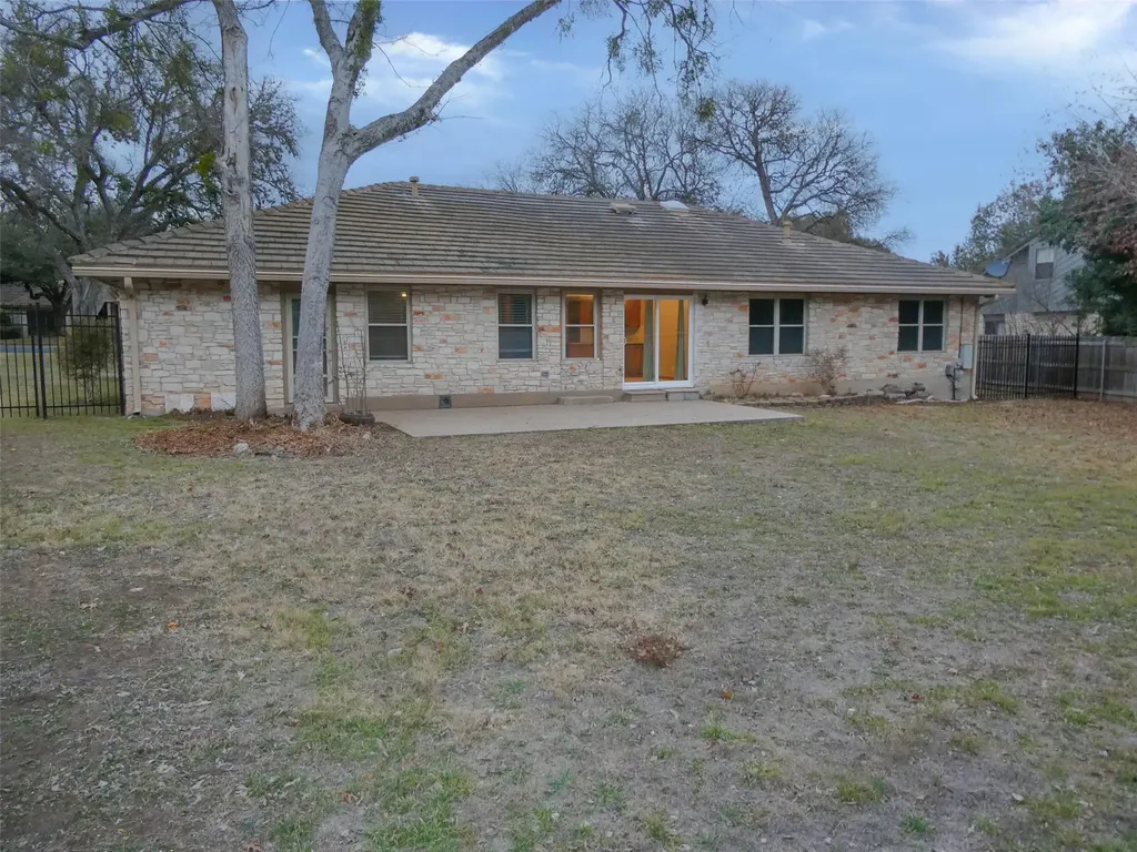 10225 Pinehurst Drive Austin TX 78747