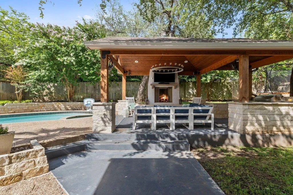 3107 Mistyglen Circle Austin TX 78746