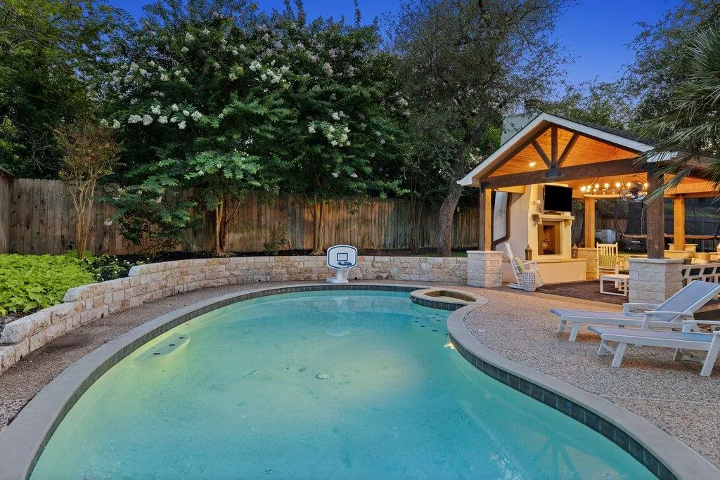 3107 Mistyglen Circle Austin TX 78746