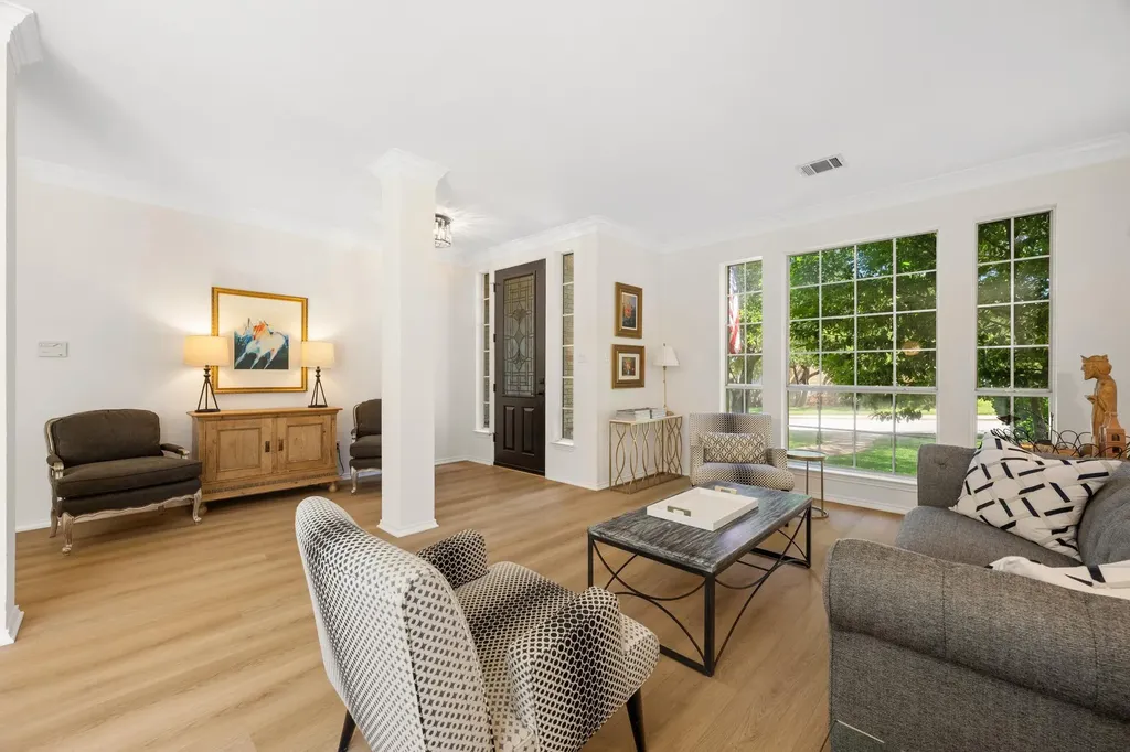 11902 Loomis Drive Austin TX 78738