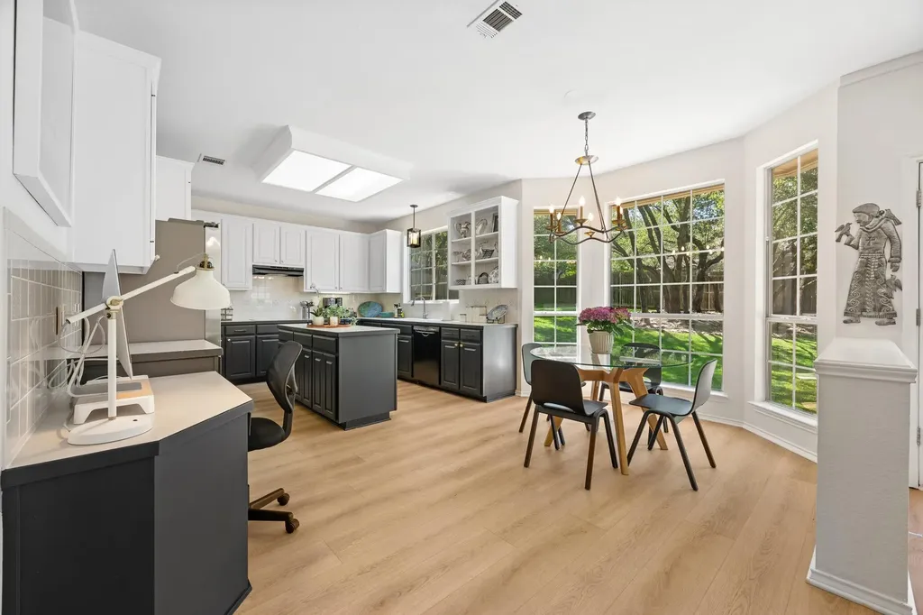 11902 Loomis Drive Austin TX 78738