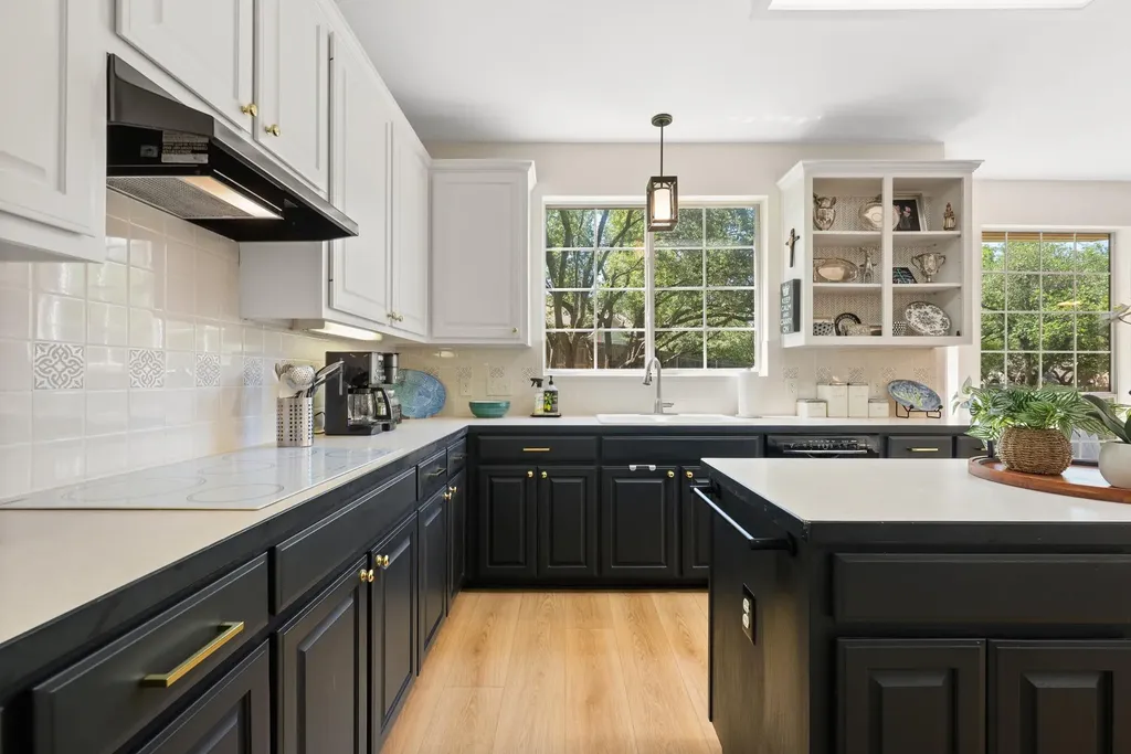 11902 Loomis Drive Austin TX 78738
