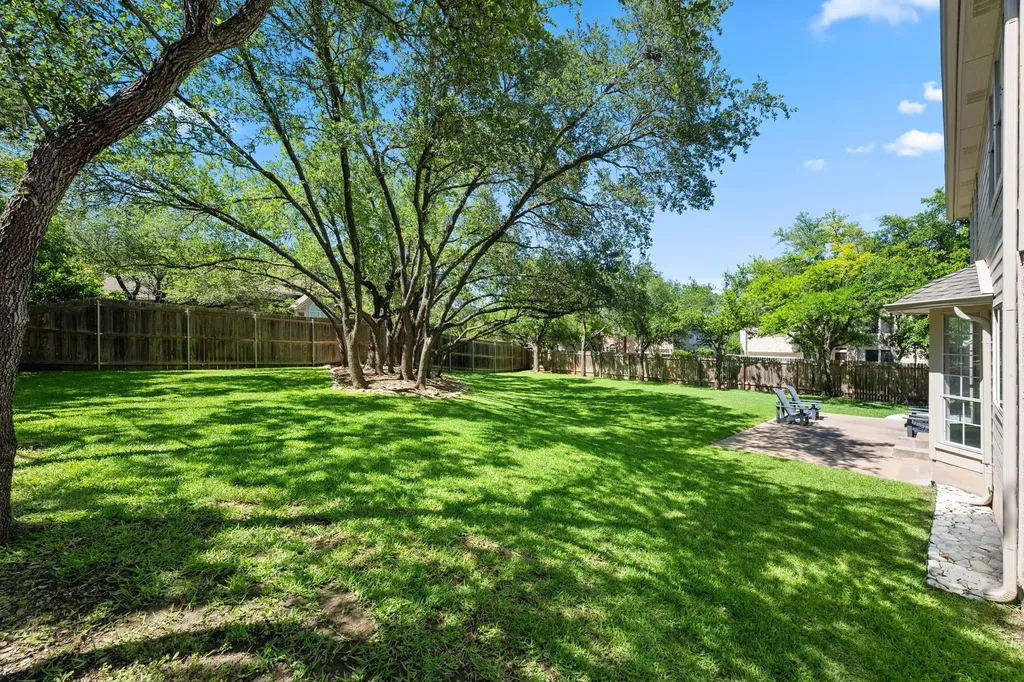 11902 Loomis Drive Austin TX 78738