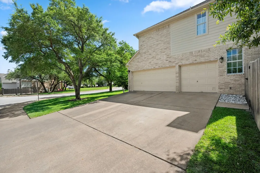 11902 Loomis Drive Austin TX 78738