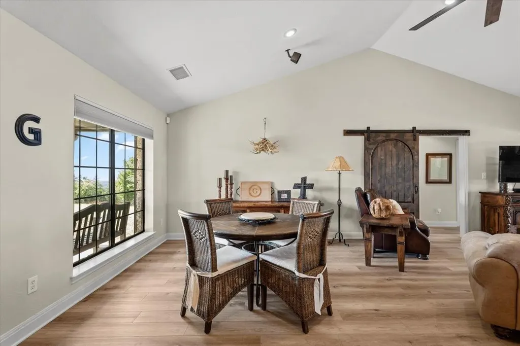 6594 W Highway 290 Dripping Springs TX 78620