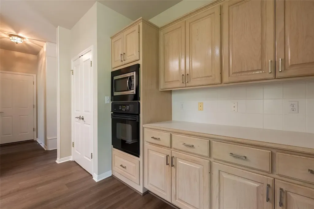 1411 Lakeway Drive Lakeway TX 78734