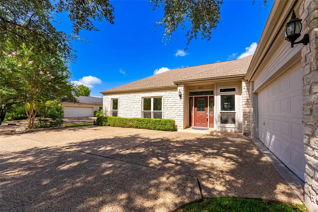 1411 Lakeway Drive Lakeway TX 78734