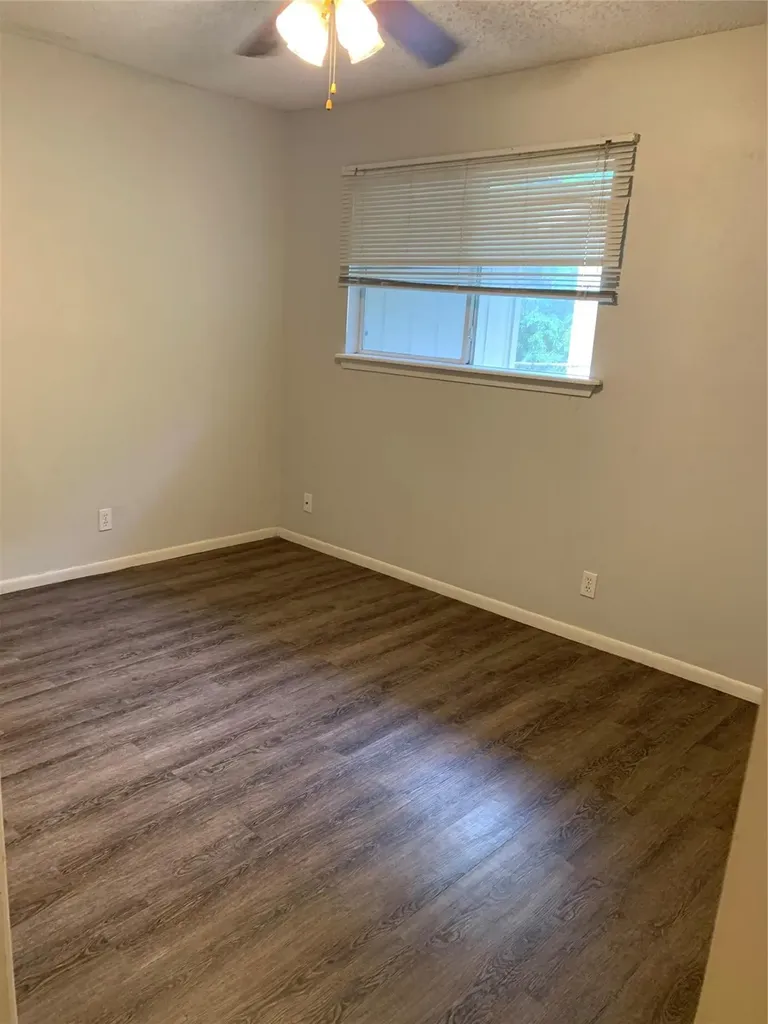 413-415 Live Oak Street Kyle TX 78640