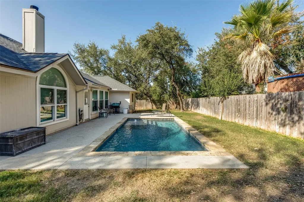 1902 Overland Drive Leander TX 78641
