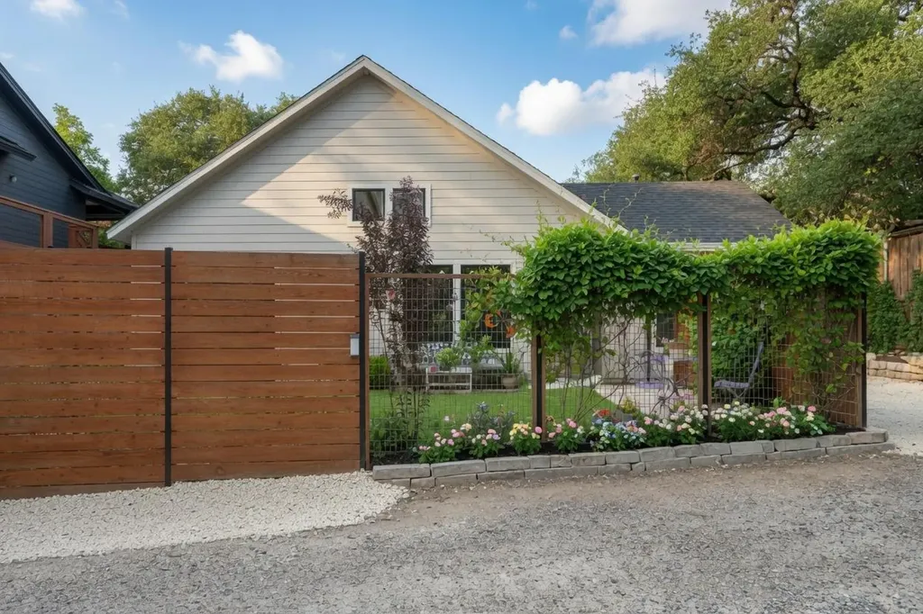 804 W Annie Street Austin TX 78704