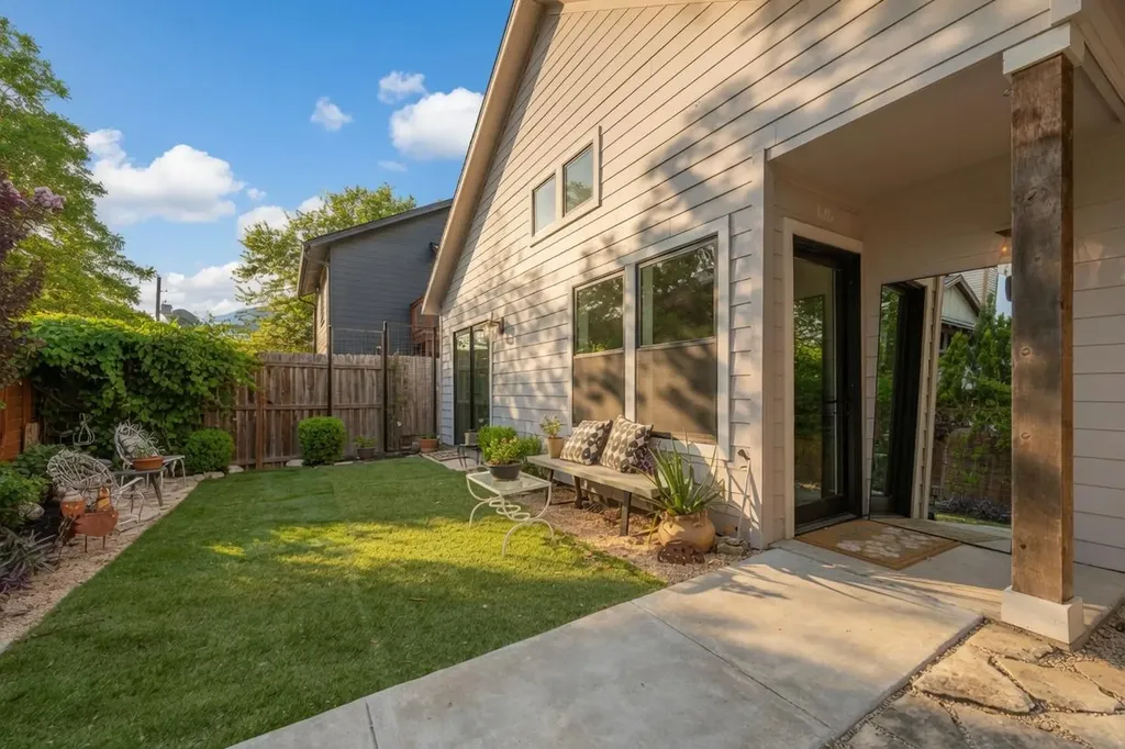 804 W Annie Street Austin TX 78704