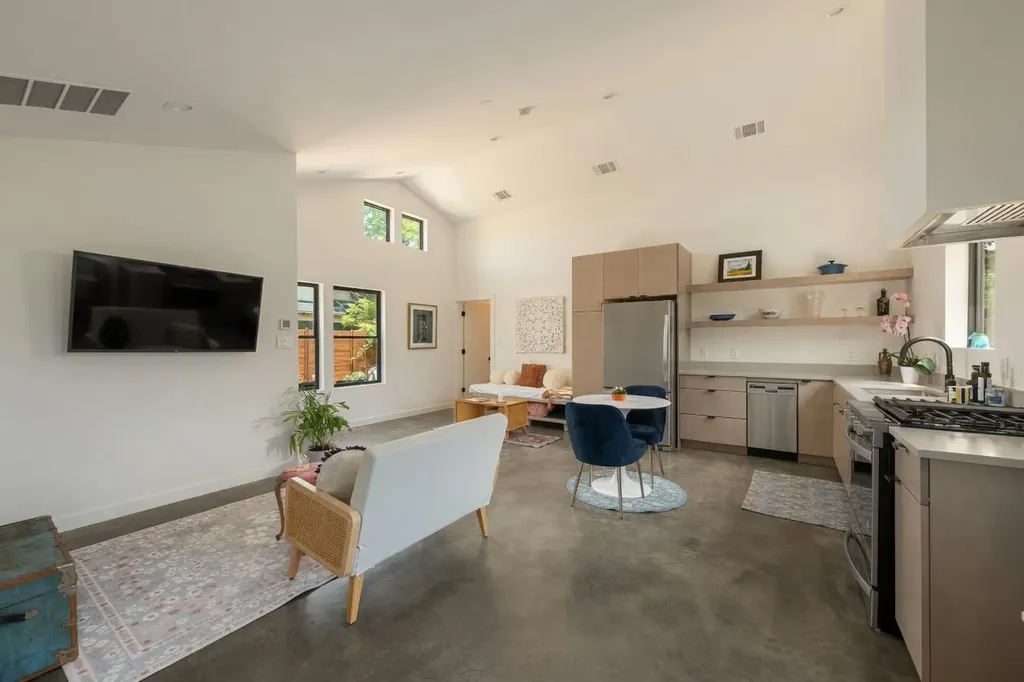 804 W Annie Street Austin TX 78704