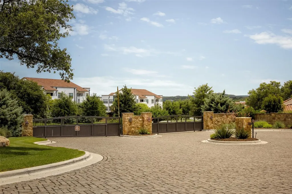 4314 Flameleaf Sumac Drive Austin TX 78738