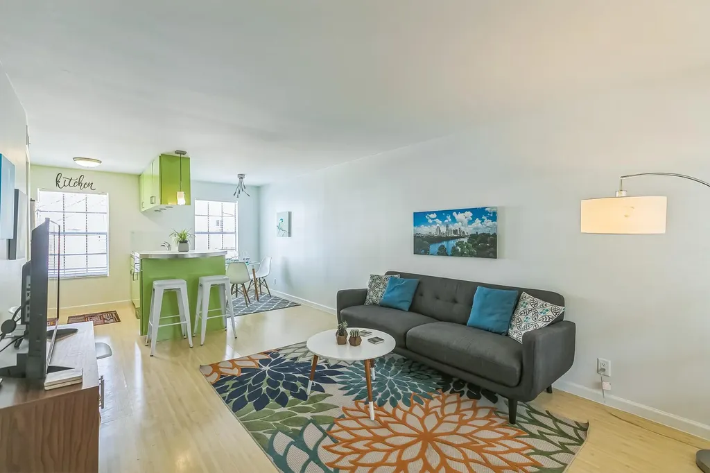 300 Crockett Street Austin TX 78704