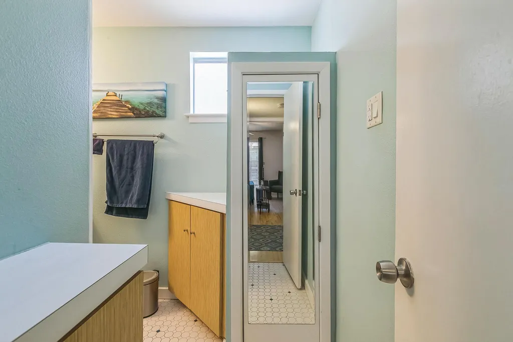 300 Crockett Street Austin TX 78704