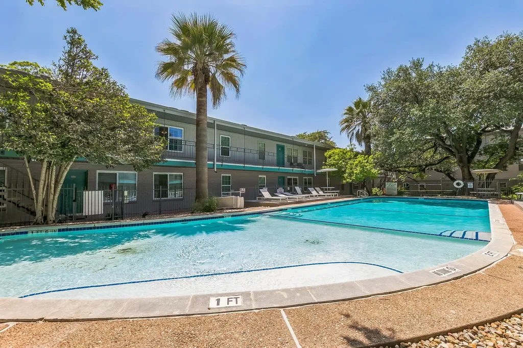 300 Crockett Street Austin TX 78704