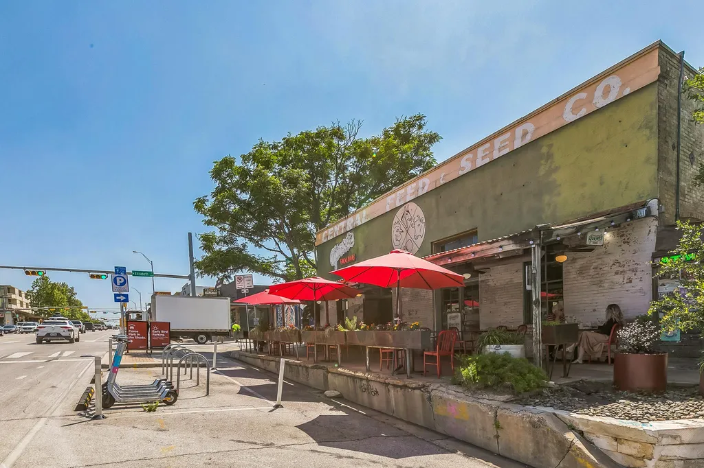 300 Crockett Street Austin TX 78704