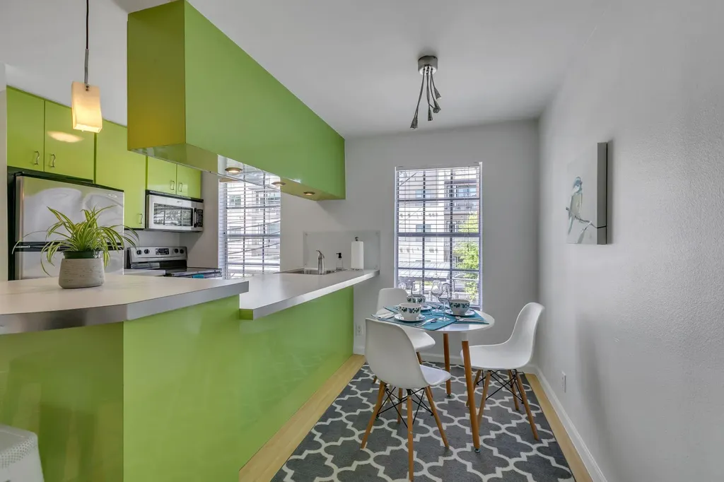 300 Crockett Street Austin TX 78704