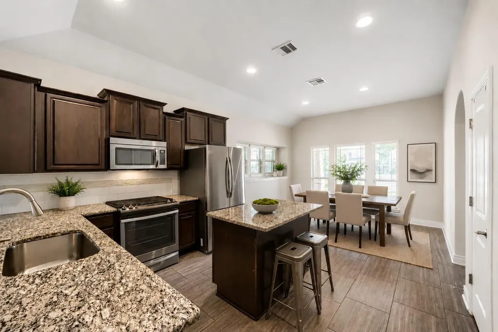 2404 Spanish Camp Cove Austin TX 78725