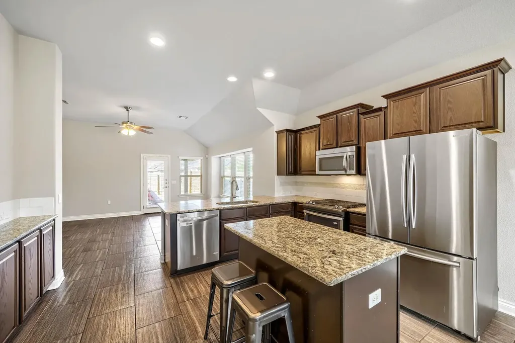 2404 Spanish Camp Cove Austin TX 78725