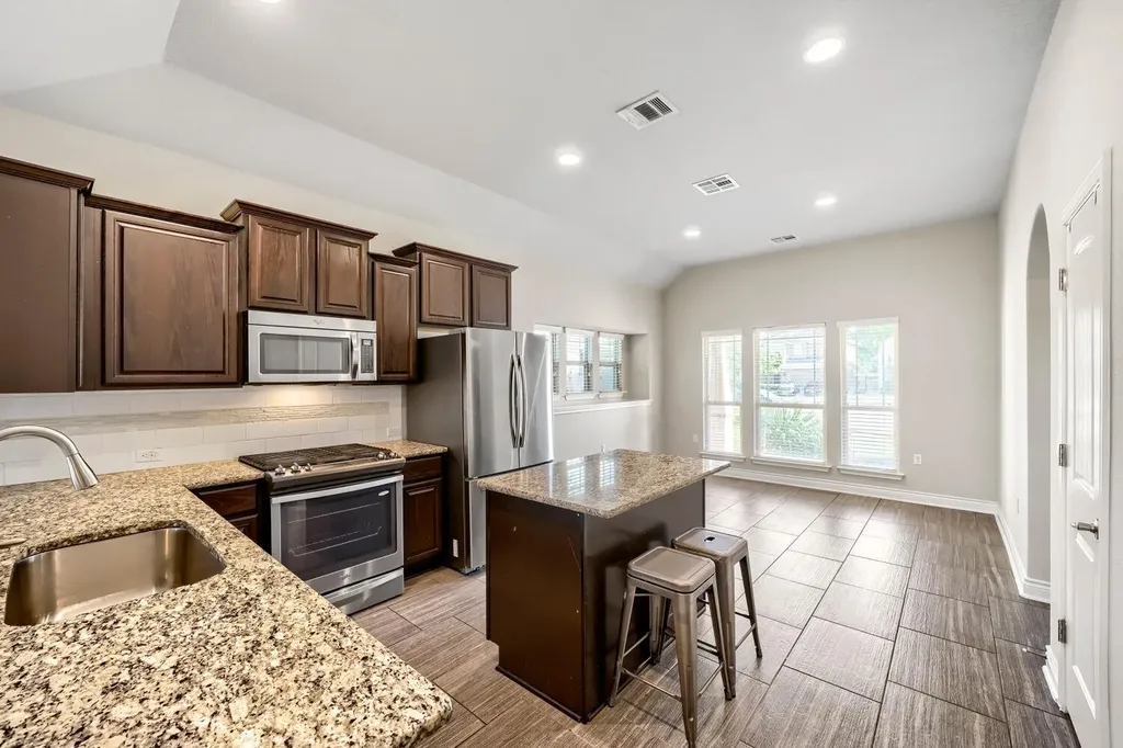 2404 Spanish Camp Cove Austin TX 78725