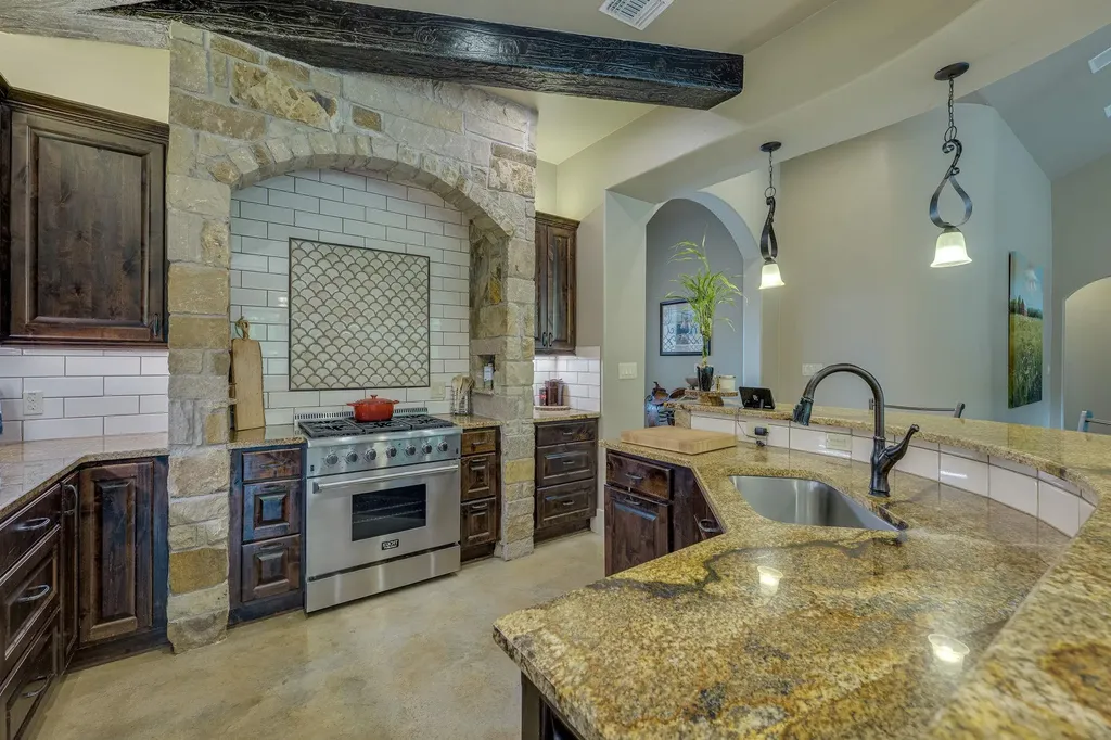 212 Golden Eagle Way Liberty Hill TX 78642
