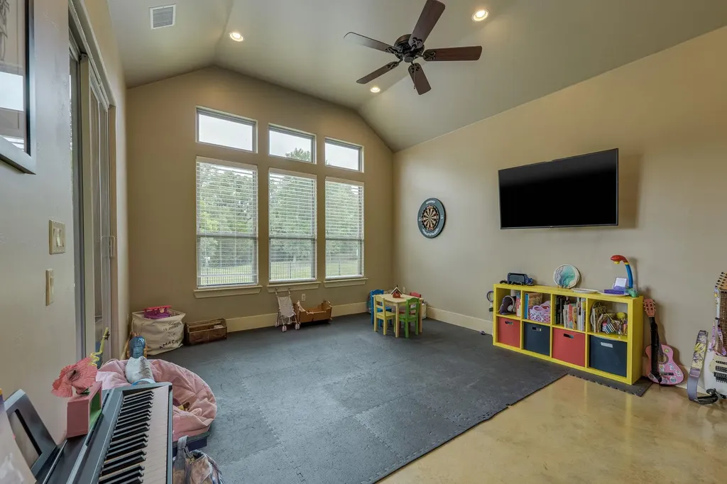 212 Golden Eagle Way Liberty Hill TX 78642