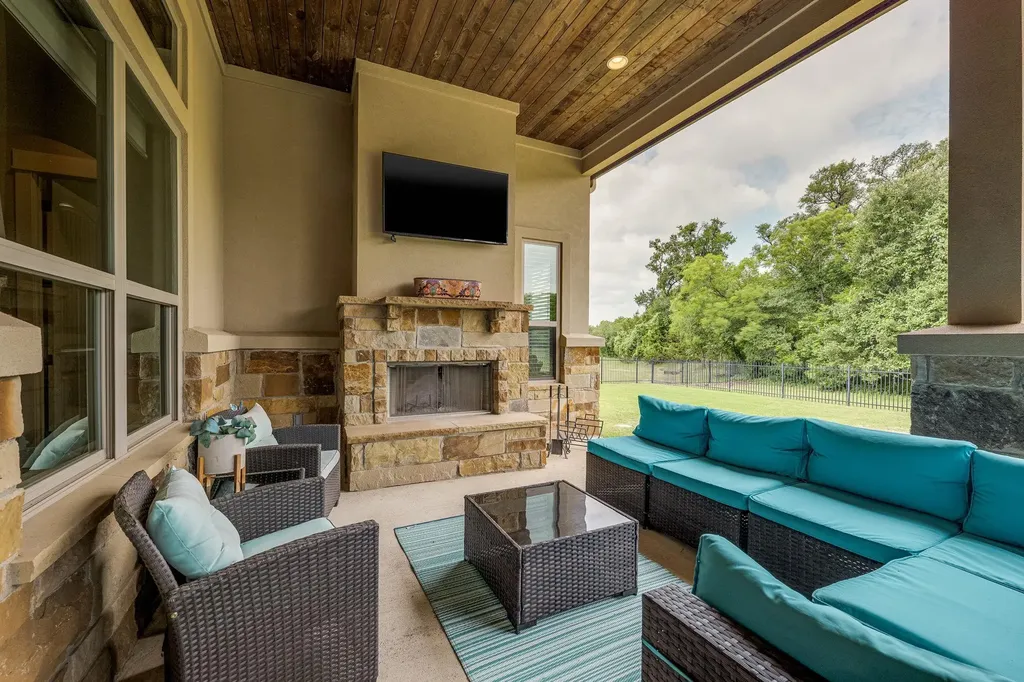 212 Golden Eagle Way Liberty Hill TX 78642