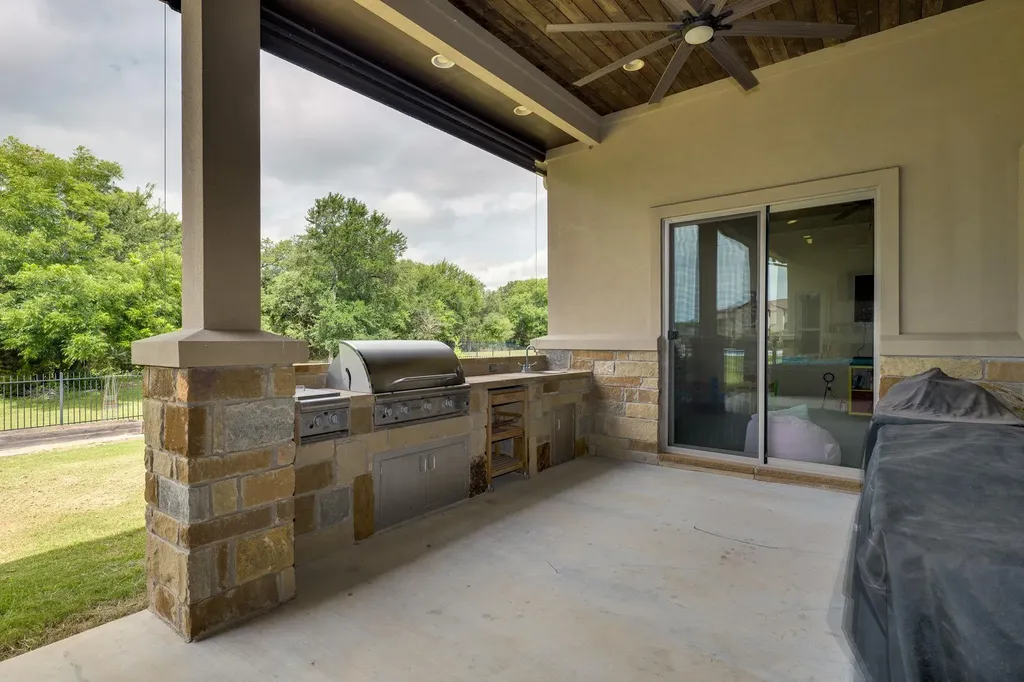 212 Golden Eagle Way Liberty Hill TX 78642
