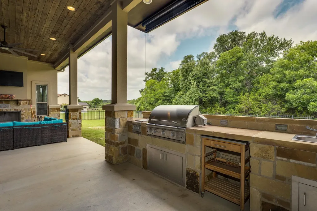 212 Golden Eagle Way Liberty Hill TX 78642