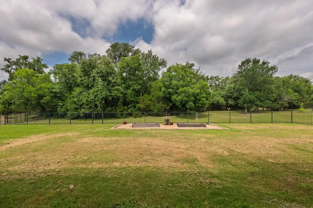 212 Golden Eagle Way Liberty Hill TX 78642